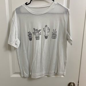 White cactus graphic t. Like new condition. Size medium.